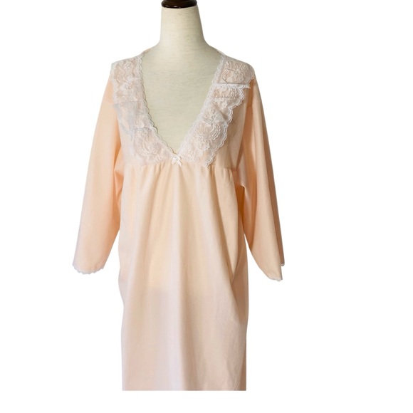 VINTAGE ELSIE of MIAMI Nightgown - Picture 1 of 7